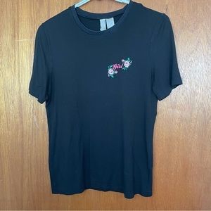 Divided by H&M womens short sleeved tshirt‎ black with embroidered girl roses